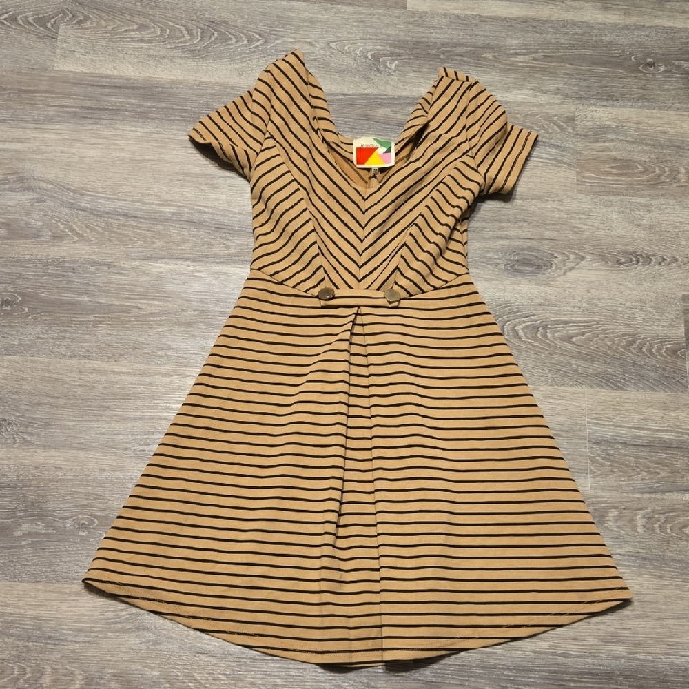 Modcloth Fervour Tan And Black Chevron Dress Size Xs